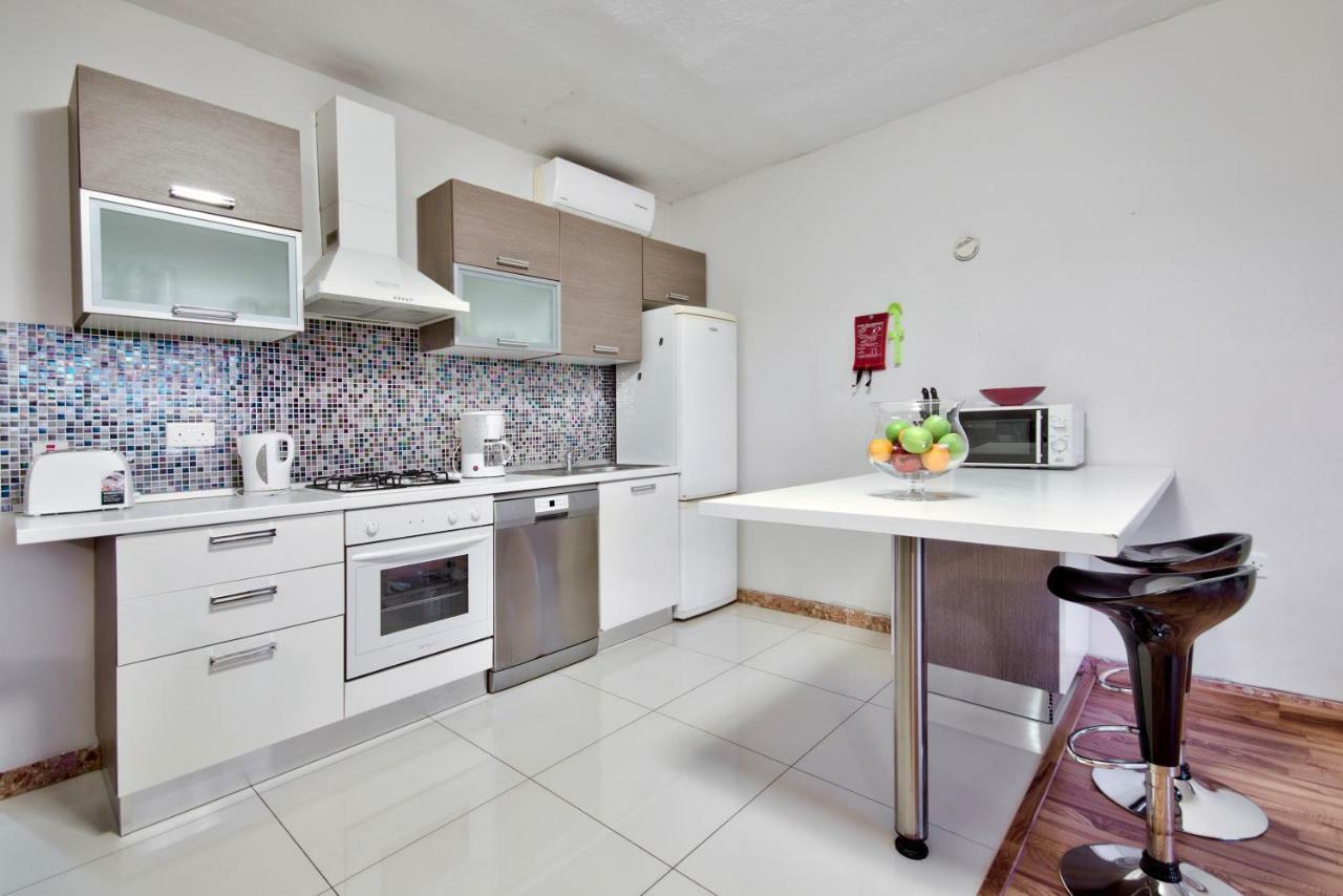 Spinola Court - Stunning Seaview Apartment & Penthouse On Spinola Bay By Shortletsmalta San Ġiljan Exterior foto